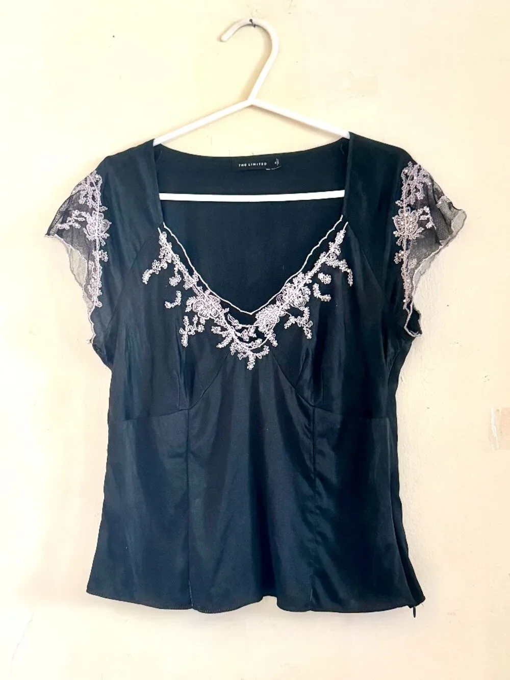 Vintage Elegant Black Embroidered Blouse – Romantic Sheer Lace Sleeves Size M